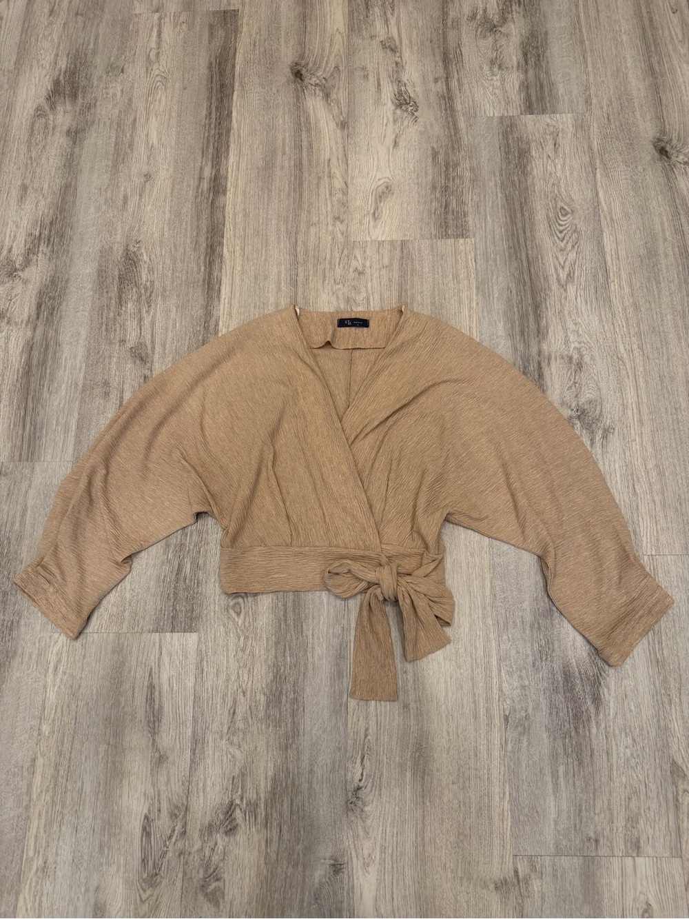 KLD Tan Wrap Tie Front Dolman Sleeve Cropped Top Small